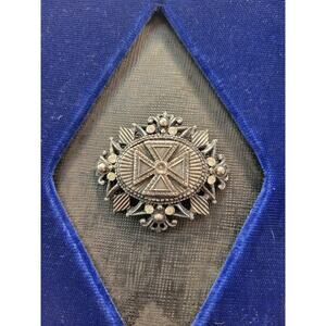 Vintage signed Florenza Silver tone Maltese Cross Brooch with magnetic pinback